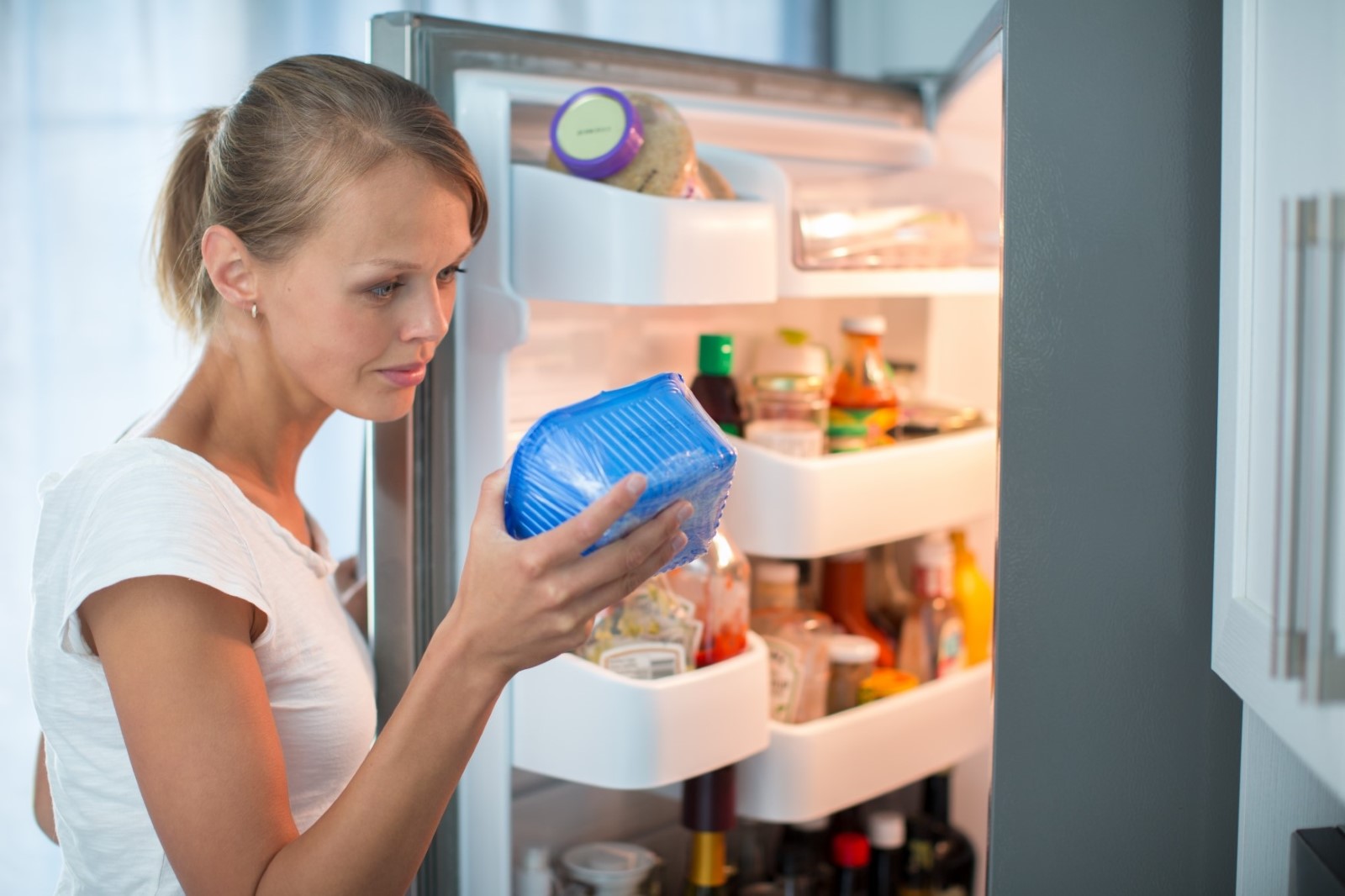 Правильное хранение продуктов в холодильнике Правильное хранение продуктов в холодильнике